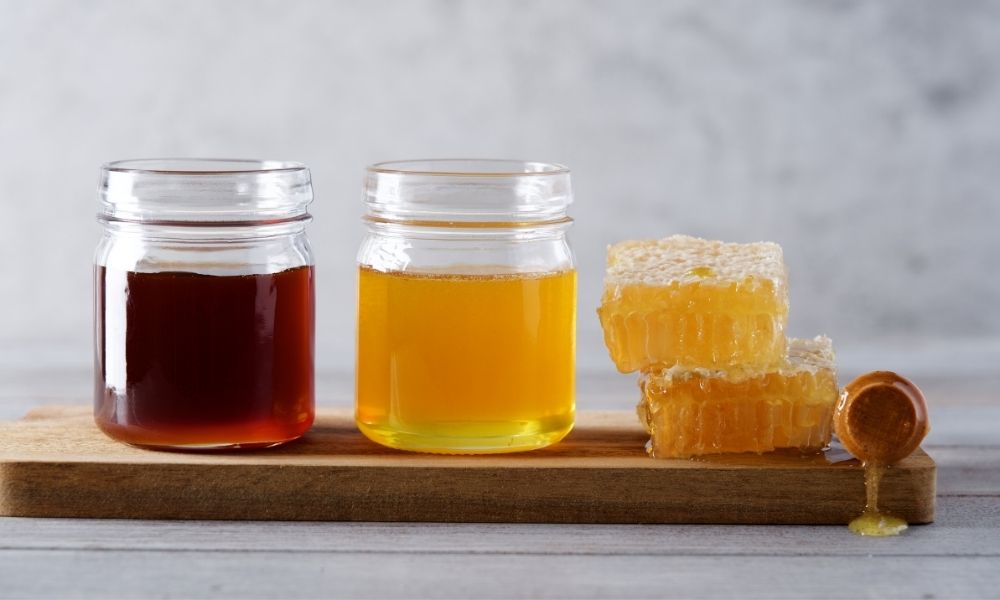 Light vs. Dark Raw Honey: What Is the Difference?