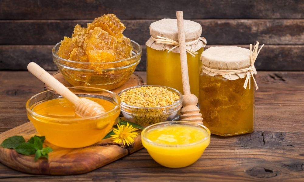 Raw vs. Conventional Honey: What Is the Difference?
