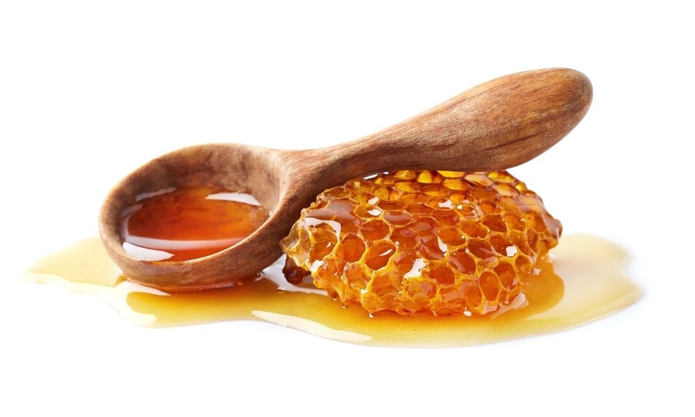 Raw vs. 100% Pure Honey: What Is the Difference
